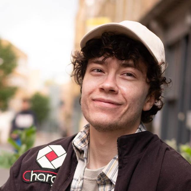 27yo Professional Seeking Flatshare Main Photo