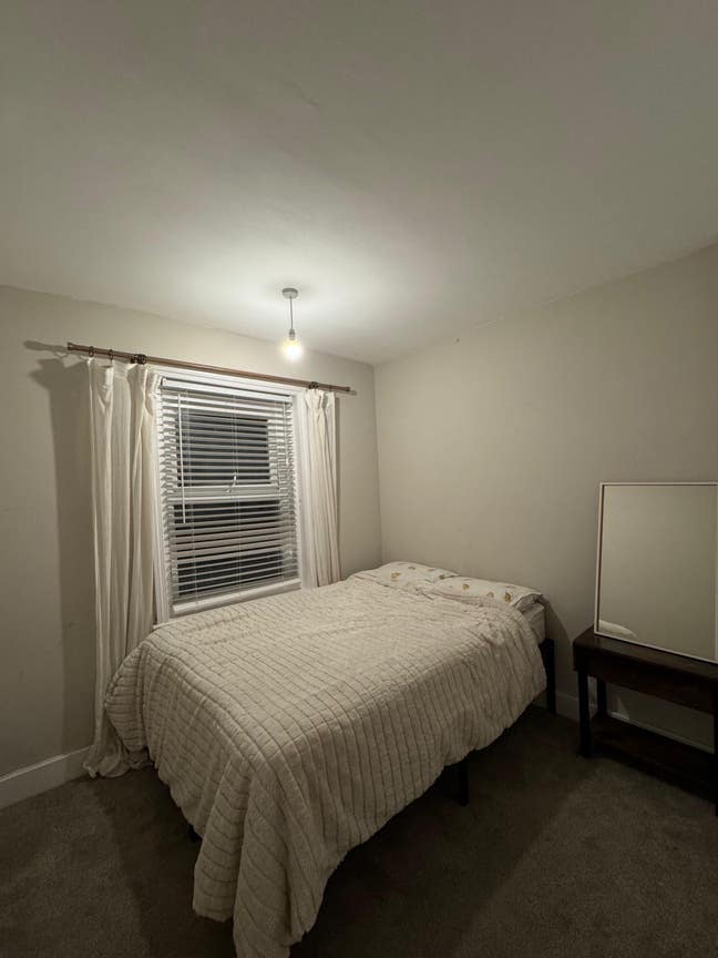 Lovely double room available to rent Main Photo