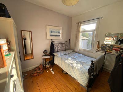 Bright double room  Main Photo