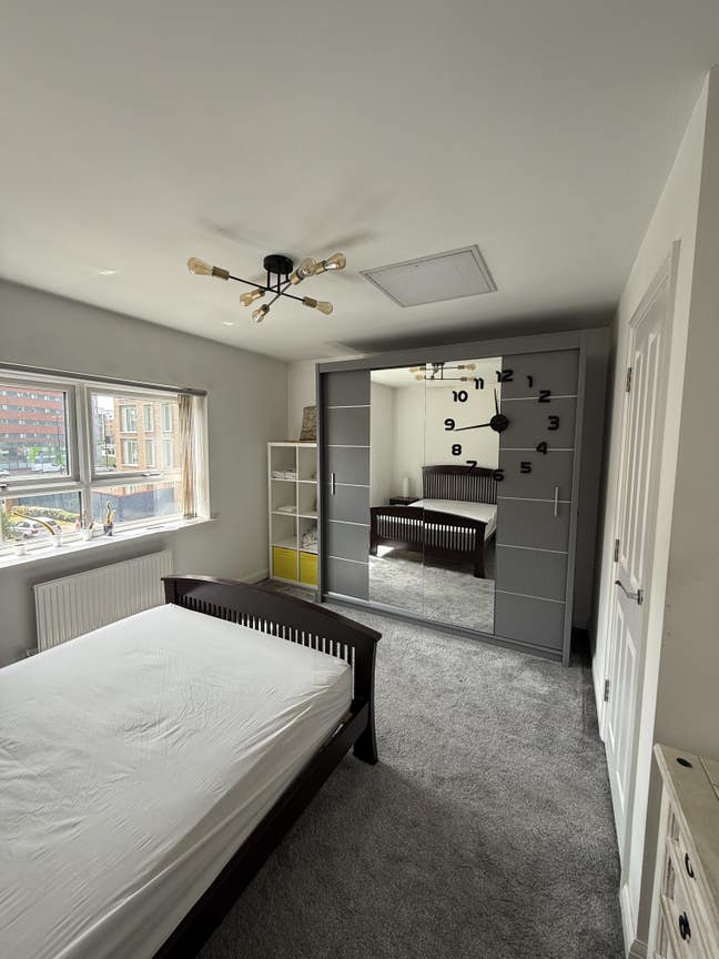 1 Double bedroom in B5 Central Main Photo