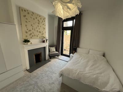 Newly refurbished double bedroom in Brockley SE4 Main Photo