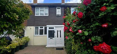 Large double rooms in the terraced house - Female  Main Photo
