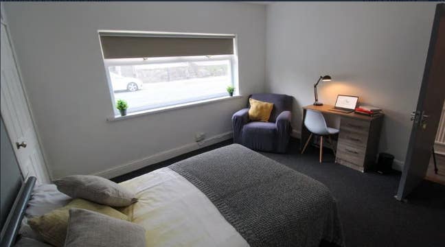 6-Bed Student House - Bills Included Main Photo