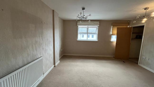 Modern Furnished 3-Bed House (Gas Bills included) Main Photo