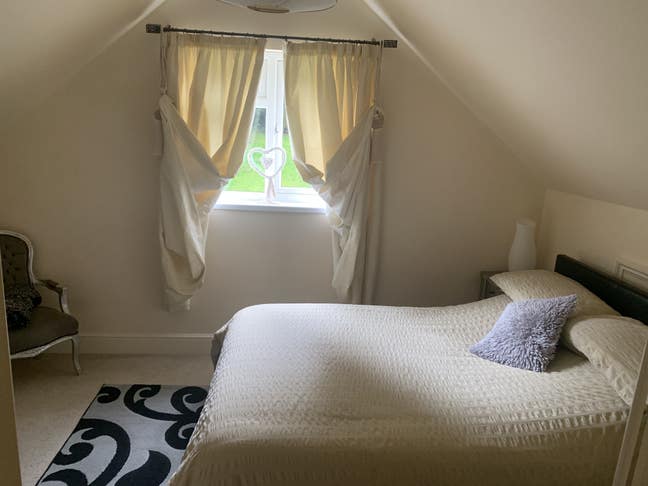 Beautiful room with a view. Main Photo