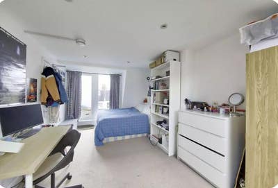  looking for 1 flatmate for a flat in fulham !  Main Photo