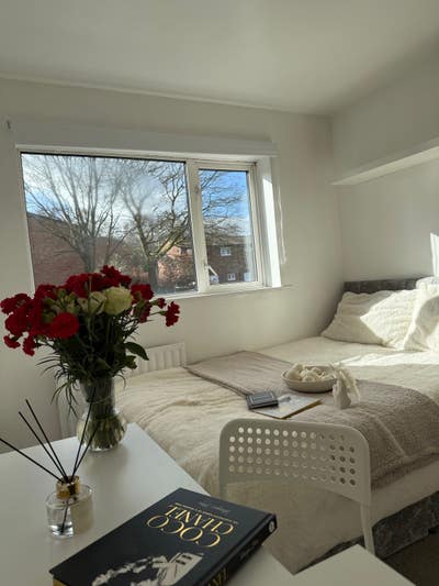 Freshly Renovated En-suites Rooms Available Now Main Photo