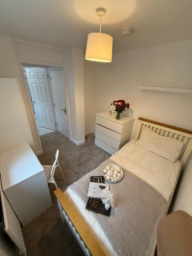 Freshly Renovated En-suites Rooms Available Now Main Photo