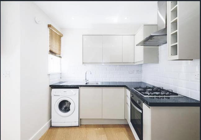 Spacious Double room- ready to move Main Photo