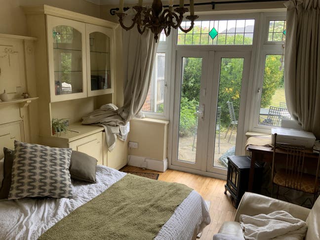 2 Double Rooms available in Shared House Main Photo