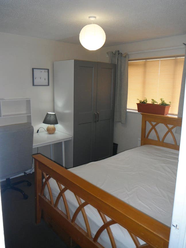 Double room in quiet , clean shared house  Main Photo