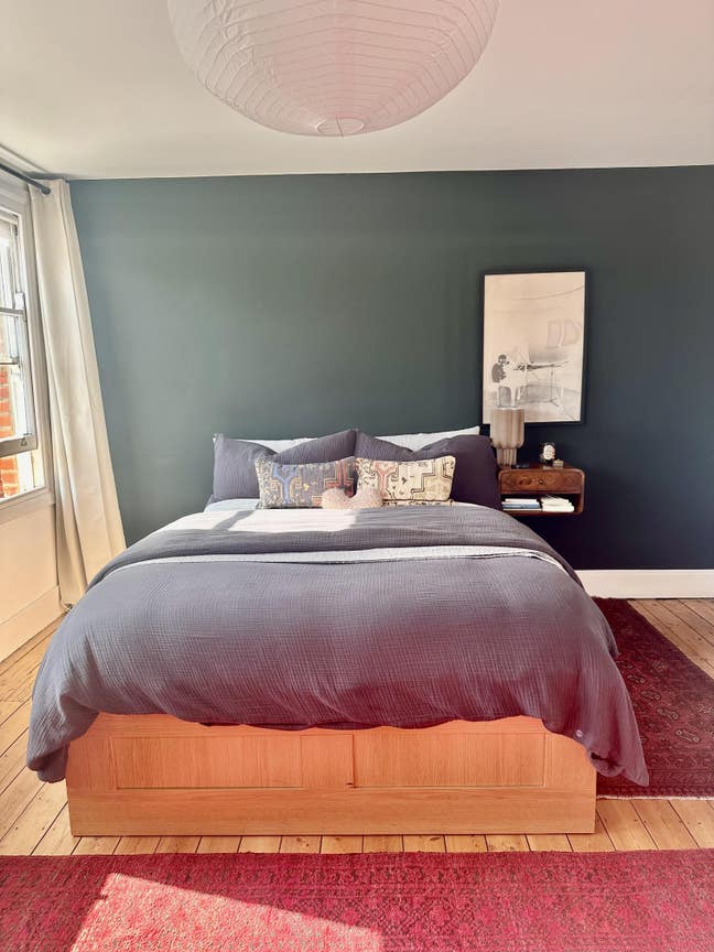 Sun-drenched Large Room in Historical London House Main Photo