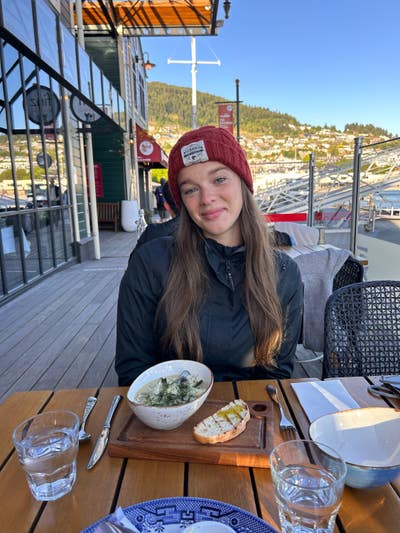 Gal looking for new home 🏠  Main Photo