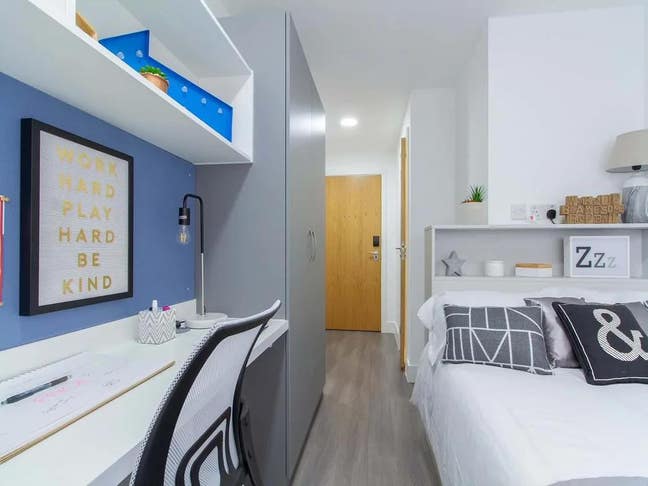 🏠 En-suite Collegelands Room | Incentive Offered Main Photo