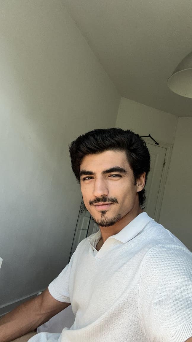 I am a professional male aged 21. I am looking... Main Photo