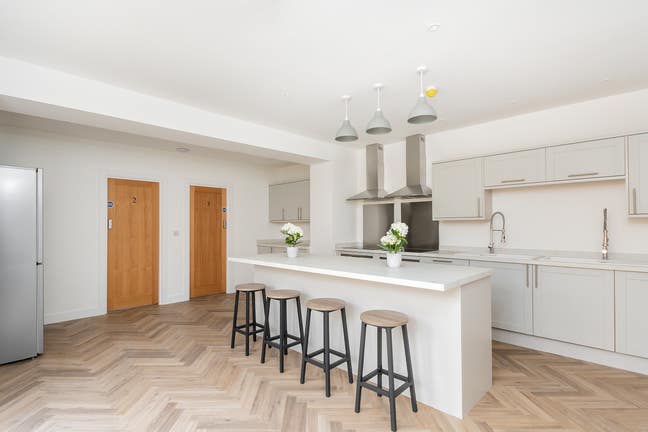New Student & Professional  Property Available    Main Photo