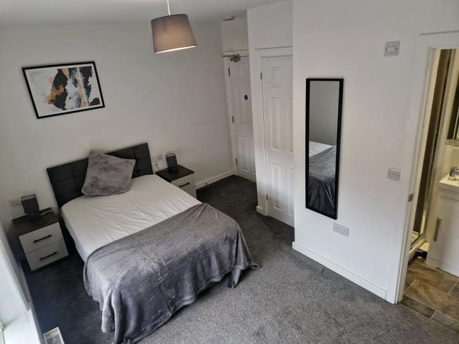 Modern 4-Bed Ensuite– All Bills Inc-Granite  St Main Photo