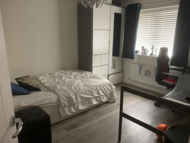 Rooms for rent in a beautiful 4 bed house Main Photo