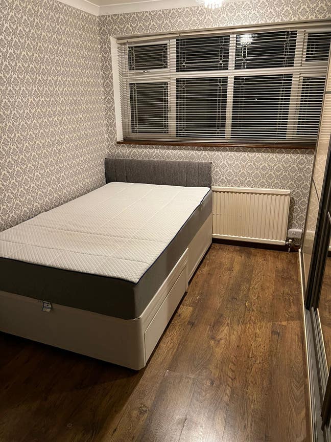 1 Large double bedroom available Main Photo