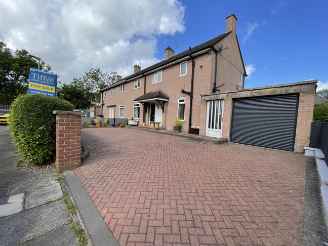 1 bed available, close to the Hospital Main Photo
