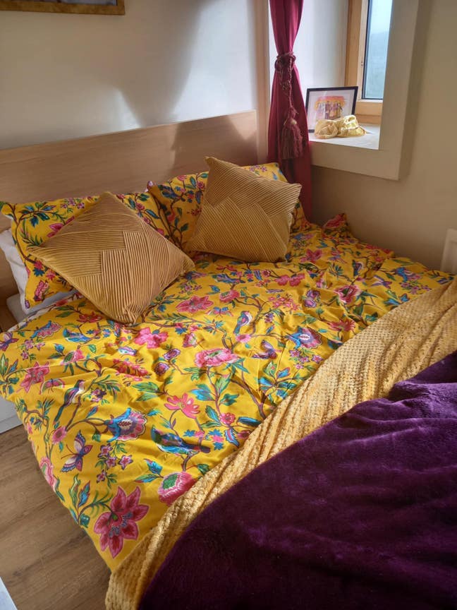 Double Room S2 Bills included.  Main Photo