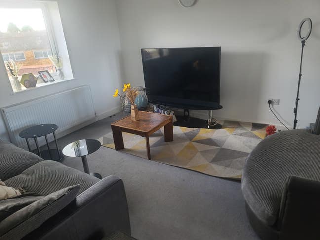 Room to let in Kingswood, Main Photo