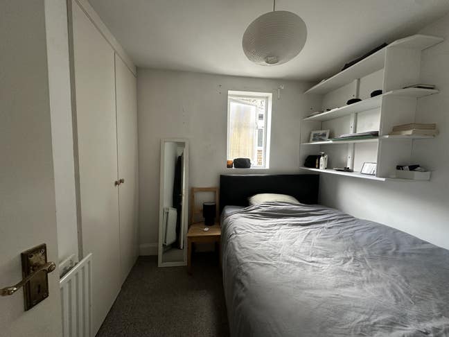 Room in 2-bedroom flat in Brixton  Main Photo