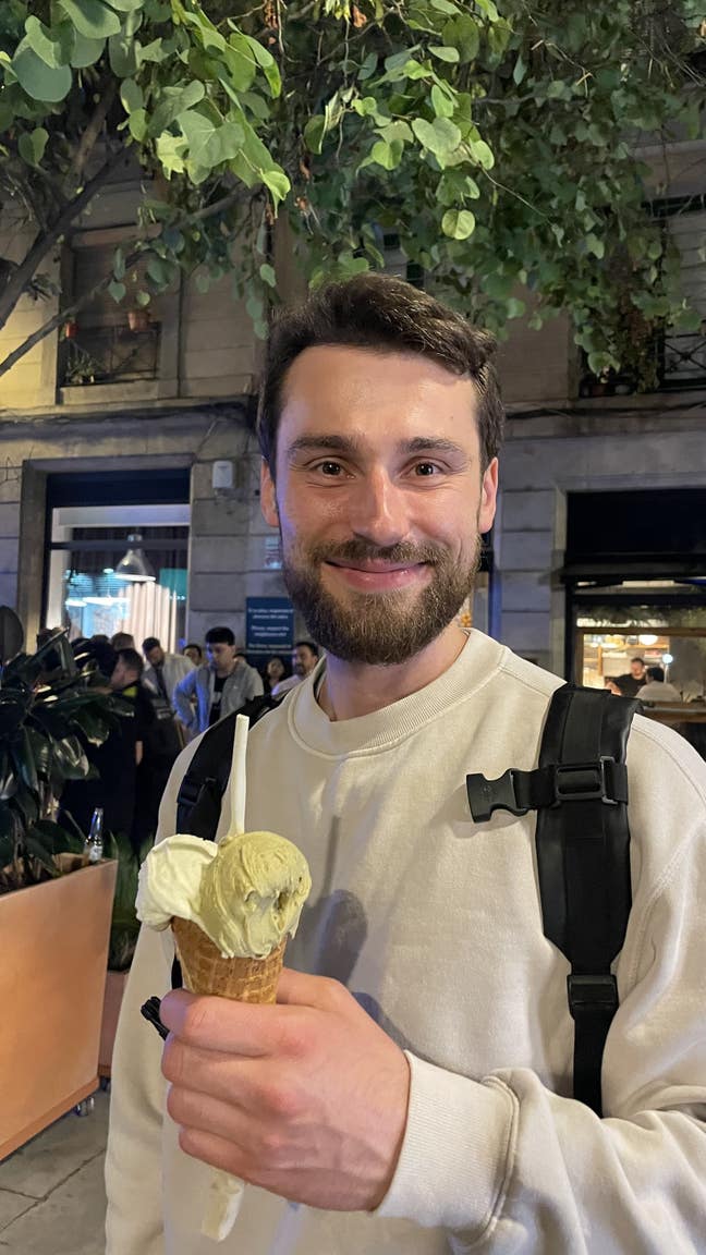 Looking to buddy-up to find a new place Main Photo