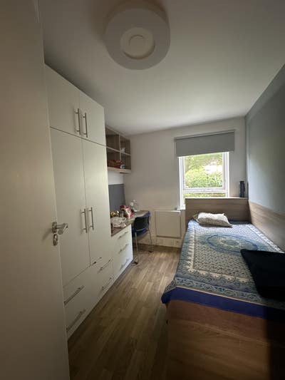 Looking for someone to take over my lease Main Photo