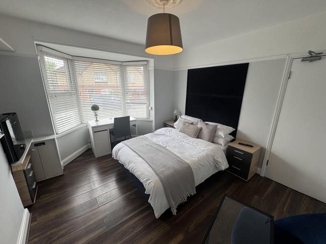 Comfortable & Beautifully Designed Rooms (AR) Main Photo
