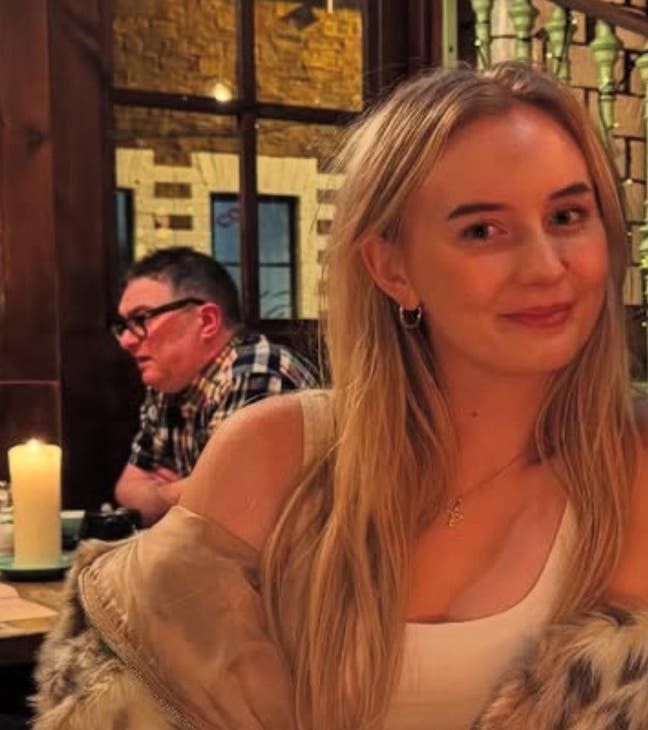 Female Student Looking for Room Main Photo