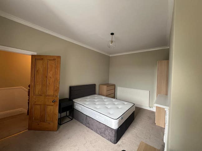 Professional house share Halifax Main Photo