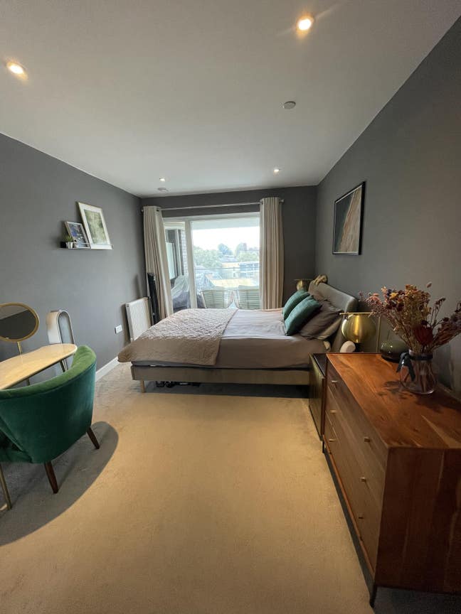 Modern double room by Camberwell Green Main Photo