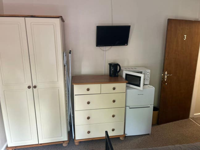 En suite room to let  Main Photo