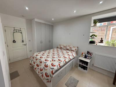 Brand New Studio Flat Avail Bills included-Oldham Main Photo