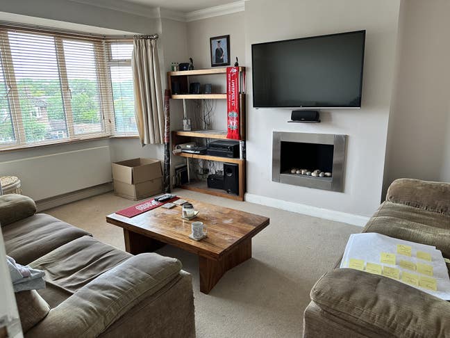 Double  room in 2 bed appt. Often vacant evenings. Main Photo