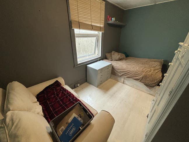 Fully Furnished Double Room available  Main Photo