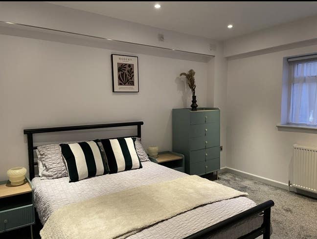 Double en-suite room with private kitchenette Main Photo