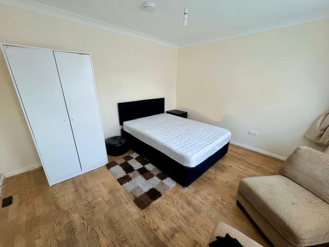 Double room occupancy Main Photo