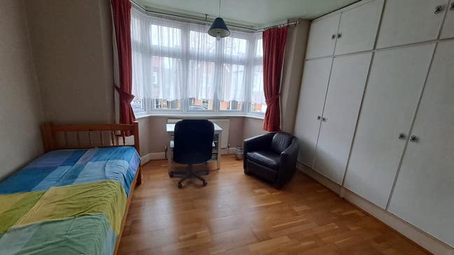 Double Room Near New Malden Station Main Photo