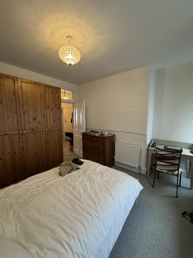 Room in 2 Bedroom Apartment - Glasgow West End Main Photo