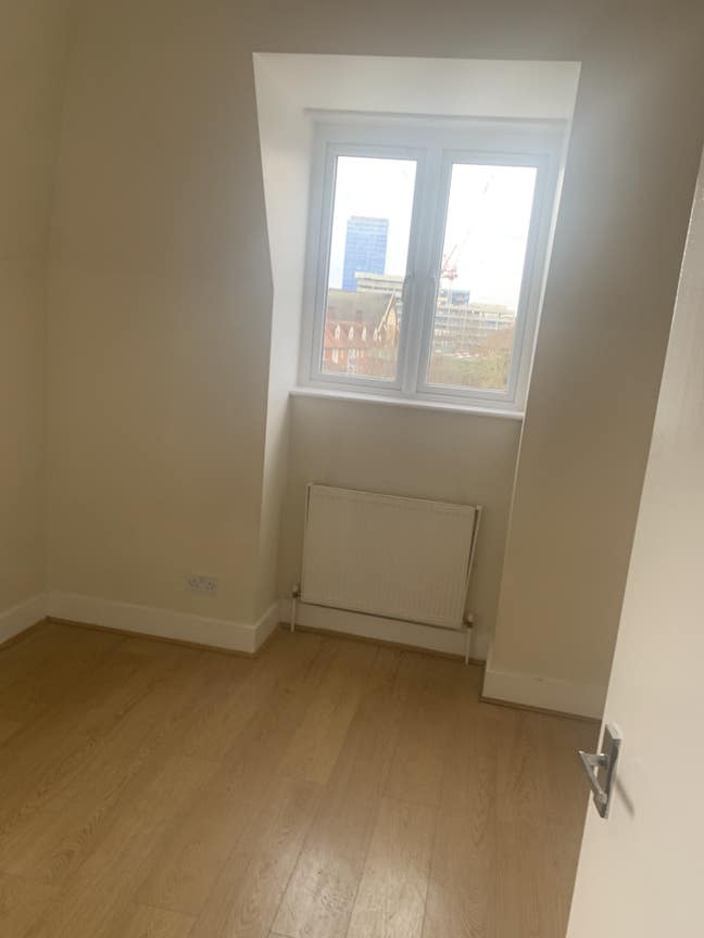 Canning Town Refurb Flats -5 minutes from Tube   Main Photo