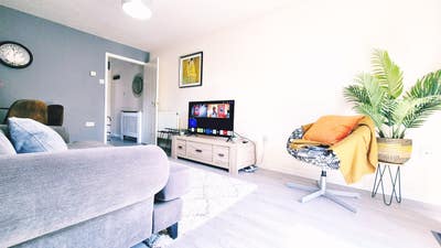 2 bedroom house in Bristol Main Photo