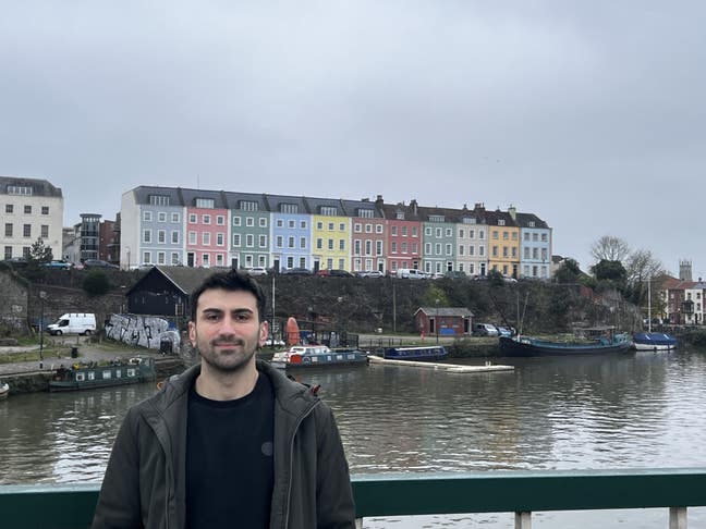 A professional looking for a room Main Photo