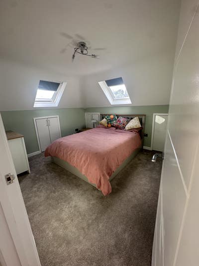 Top floor room and bathroom in family home  Main Photo