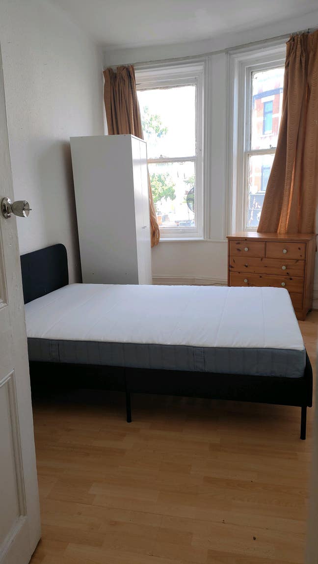 1  room available in a spacious 3 BHK  property Main Photo