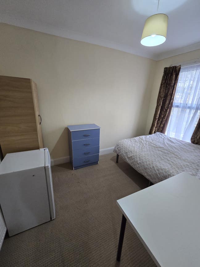 Lovely Double Room From £750 Main Photo