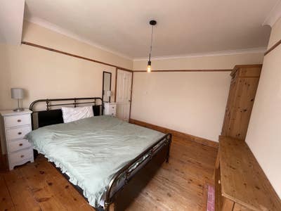 Single room in Regents Park Main Photo