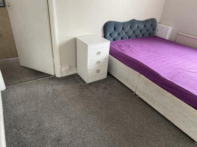 Colnbrook room for rant  Main Photo