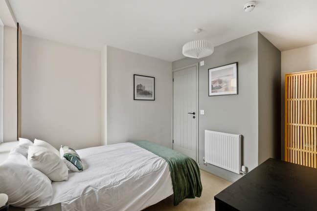 Perfect Pasley Street - Ensuite Room Available! Main Photo